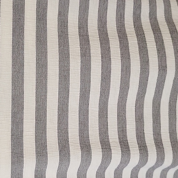 Ann Taylor Stretchy Flutter Sleeve Striped Pullover Top Size M - Picture 4 of 10